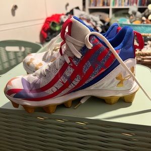 Under Armor Youth Baseball Cleats - Size 1